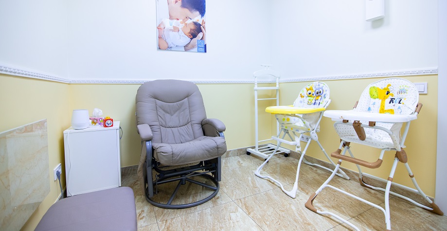 komnata dlya kormleniya