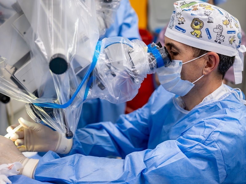 Шунтування вуха в Києві мікроскоп ЛОР