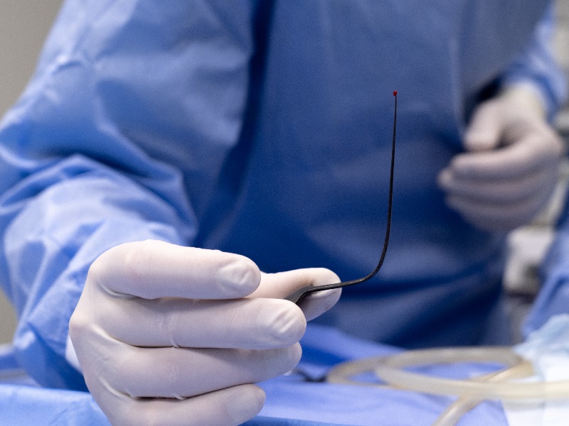 Імплант при отосклерозі імплант