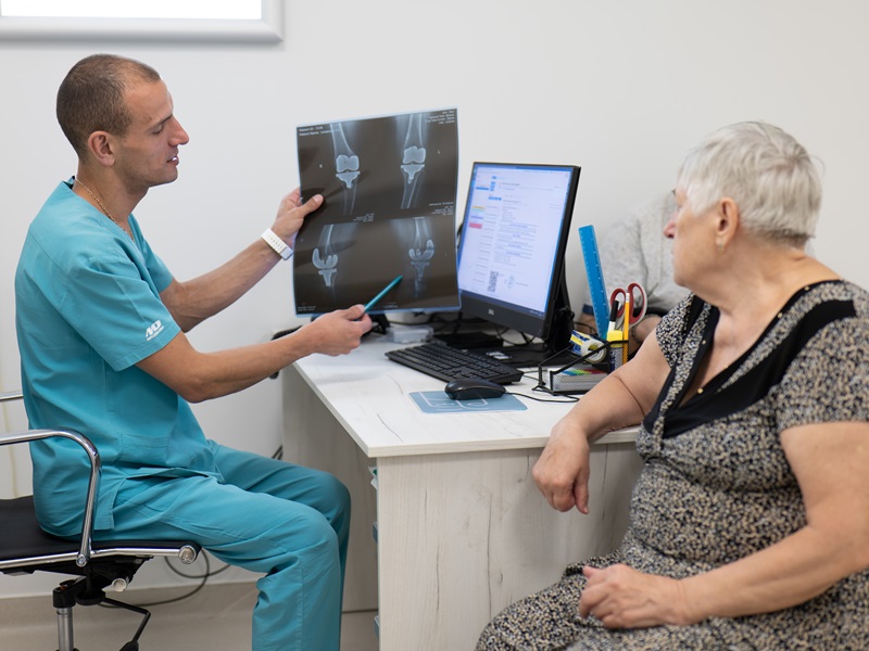 ендопротезування суглоб