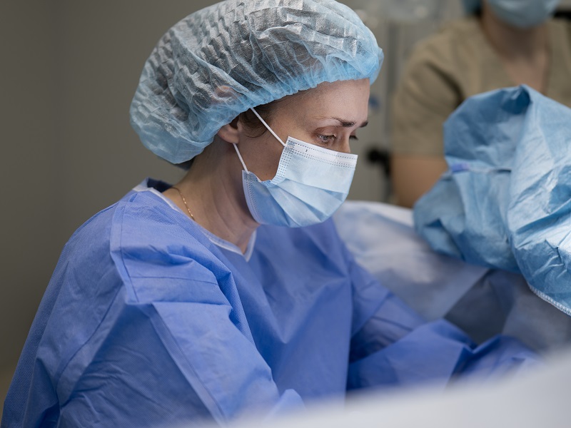Хірург на операції