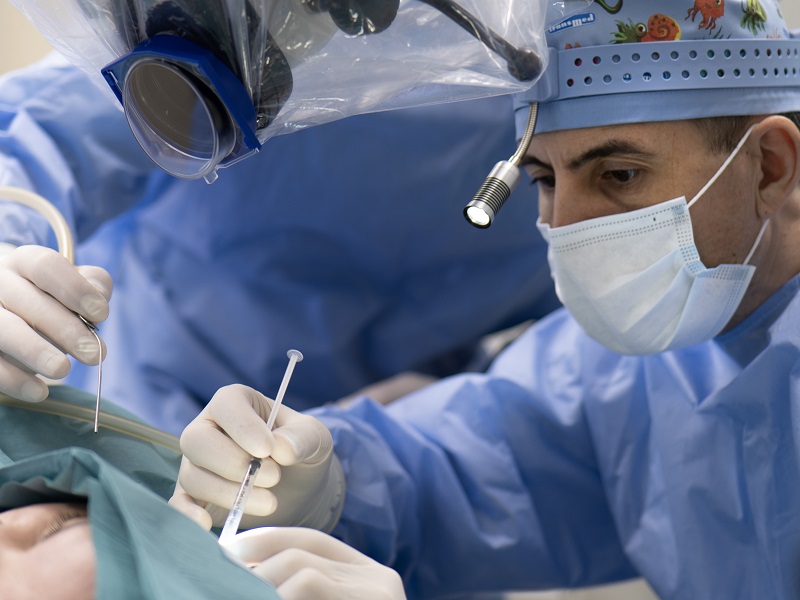 коррекція мочки вуха