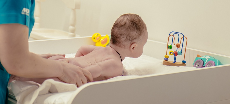 P1232271.jpg масаж дітям до 1 року