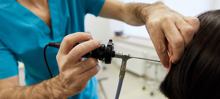 Огляд у отоларинголога Otolaringolog kabinet